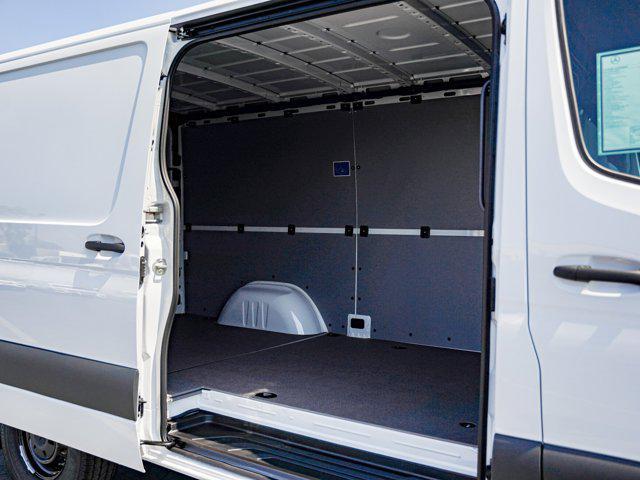 Photo of 2025 Arctic White Mercedes-Benz Sprinter 2500