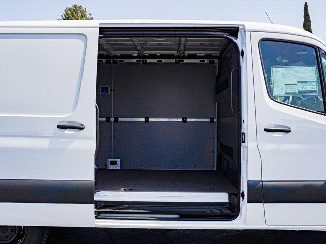 Photo of 2025 Arctic White Mercedes-Benz Sprinter 2500