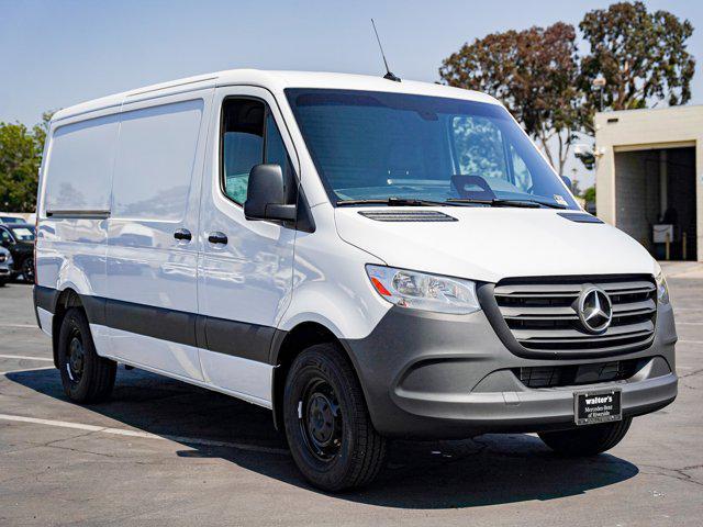 Photo of 2025 Arctic White Mercedes-Benz Sprinter 2500