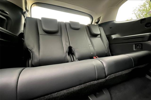 Photo of 2022 Ice Silver Metallic Subaru Ascent