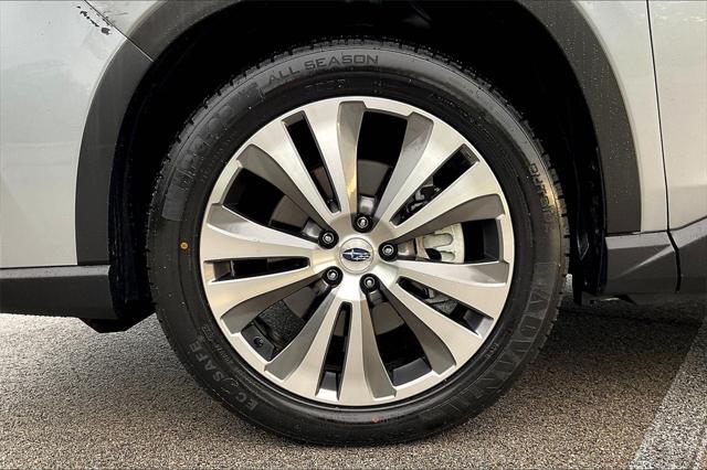 Photo of 2022 Ice Silver Metallic Subaru Ascent