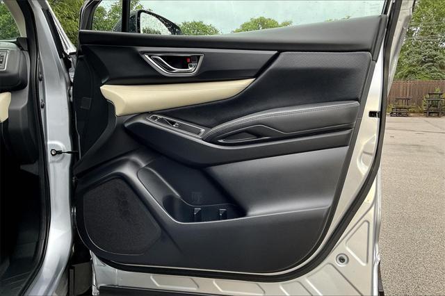 Photo of 2022 Ice Silver Metallic Subaru Ascent