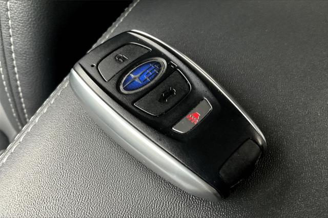 Photo of 2022 Ice Silver Metallic Subaru Ascent