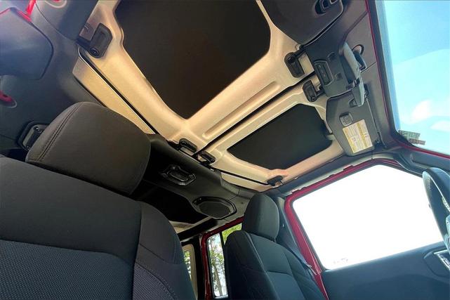 Photo of 2022 Firecracker Red Clearcoat Jeep Wrangler Unlimited