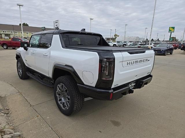 Photo of 2025 White GMC HUMMER EV Pickup