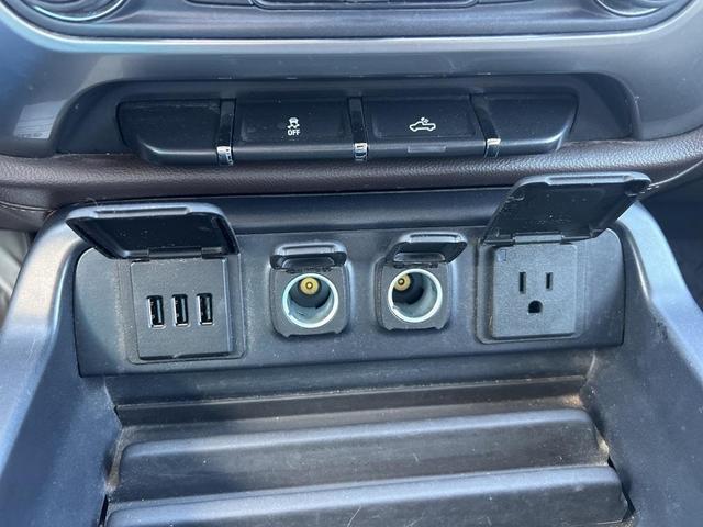 Photo of 2015 White Diamond Clearcoat Chevrolet Silverado 1500