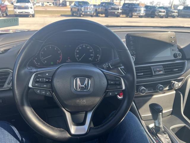 Photo of 2018 Lunar Silver Metallic Honda Accord