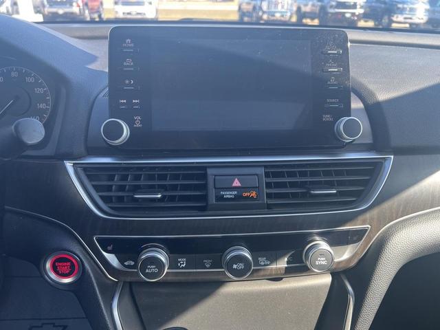 Photo of 2018 Lunar Silver Metallic Honda Accord
