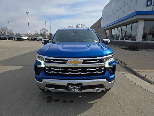 Photo of 2022 Glacier Blue Metallic Chevrolet Silverado 1500