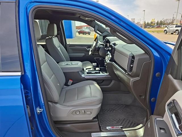 Photo of 2022 Glacier Blue Metallic Chevrolet Silverado 1500