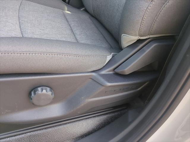 Photo of 2025 Oxford White Ford F-350