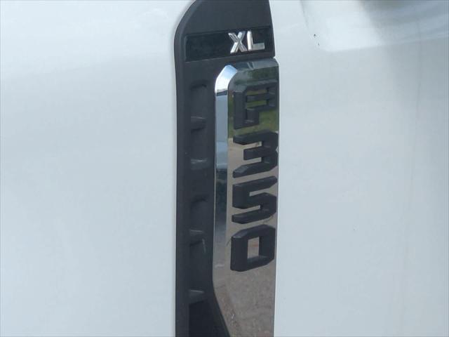 Photo of 2025 Oxford White Ford F-350