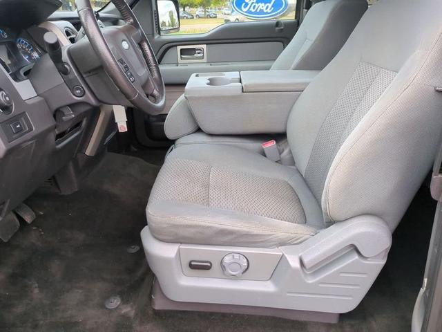 Photo of 2011 Tuxedo Black Metallic Ford F-150