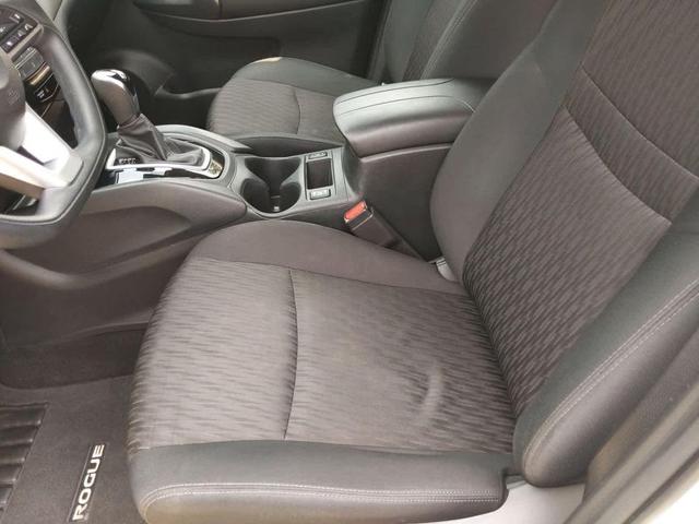 Photo of 2019 White Nissan Rogue