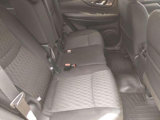 Photo of 2019 White Nissan Rogue