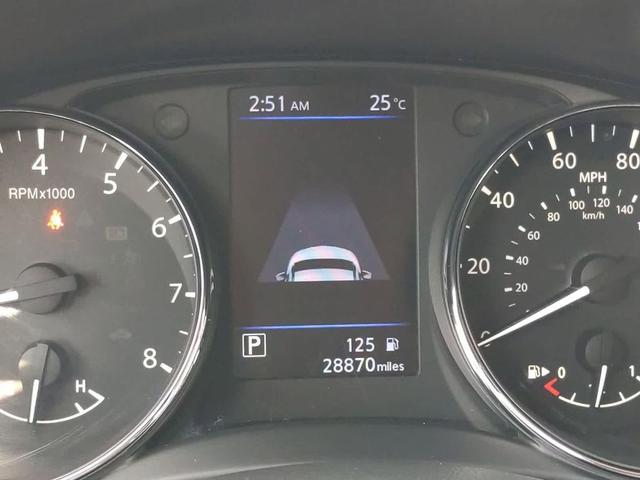 Photo of 2019 White Nissan Rogue