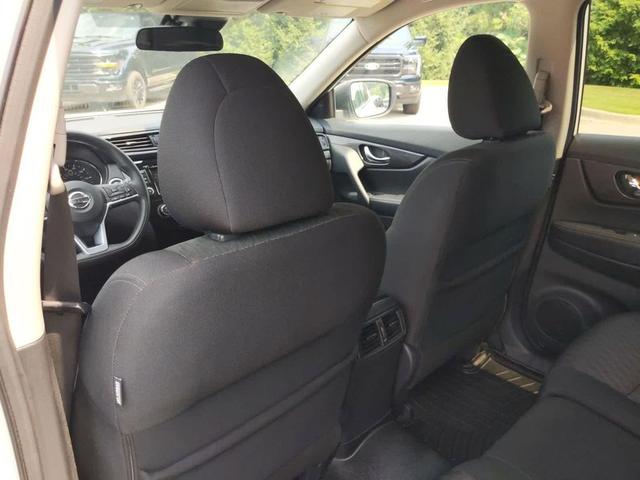 Photo of 2019 White Nissan Rogue