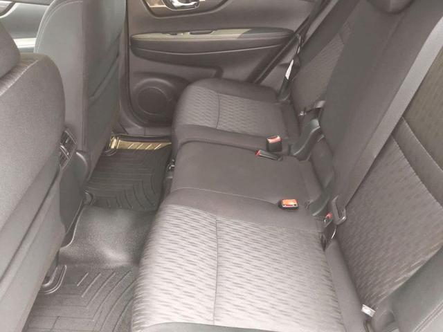 Photo of 2019 White Nissan Rogue