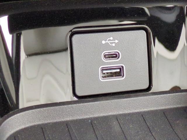 Photo of 2025 Star White Ford Mustang Mach-E