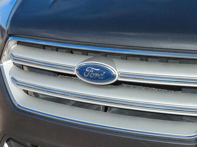 Photo of 2019 Magnetic Metallic Ford Escape