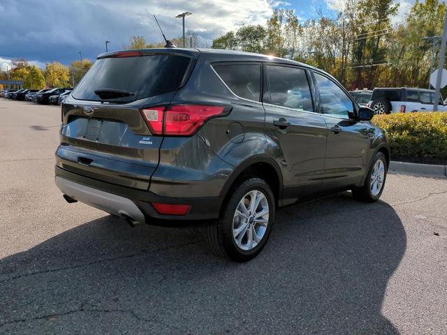 Photo of 2019 Magnetic Metallic Ford Escape
