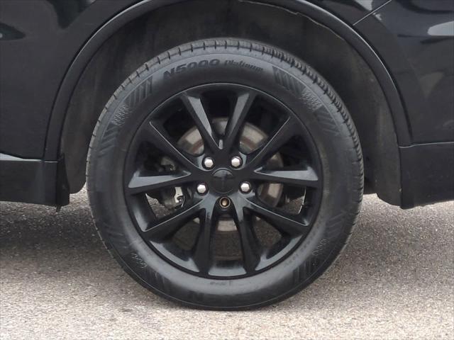 Photo of 2018 DB Black Clearcoat Dodge Durango