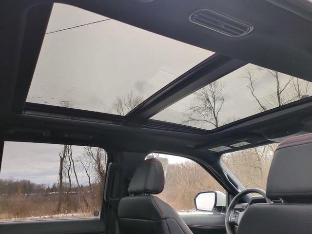 Photo of 2024 Star White Ford Expedition Max