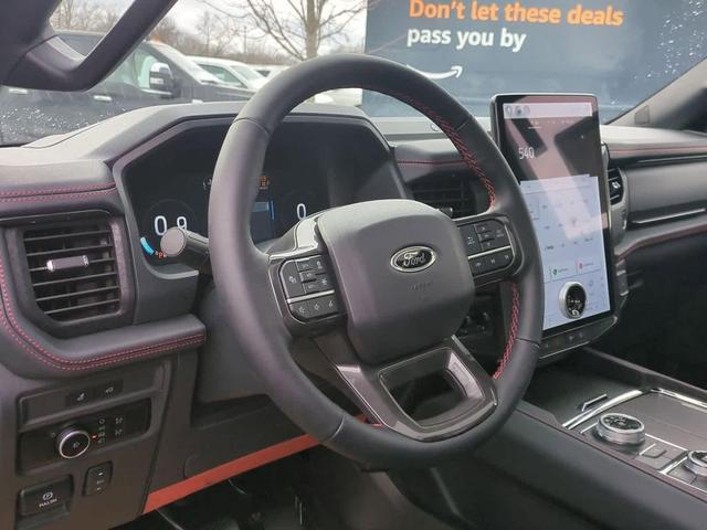 Photo of 2024 Star White Ford Expedition Max
