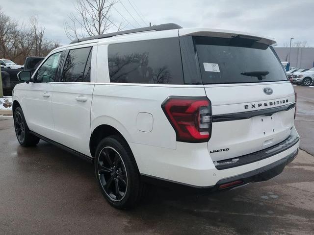 Photo of 2024 Star White Ford Expedition Max