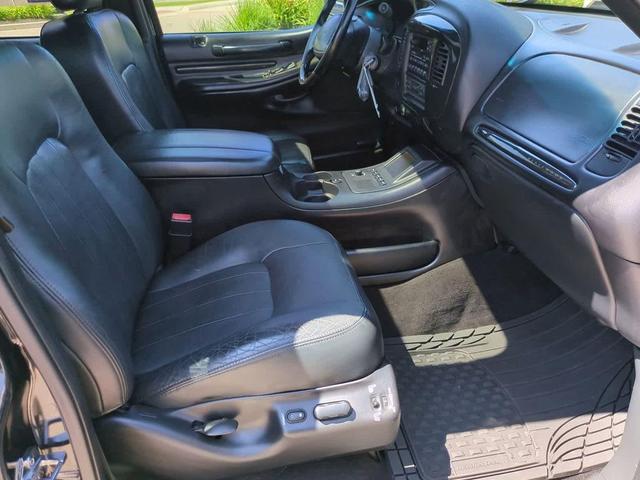 Photo of 2002 Black Lincoln Blackwood