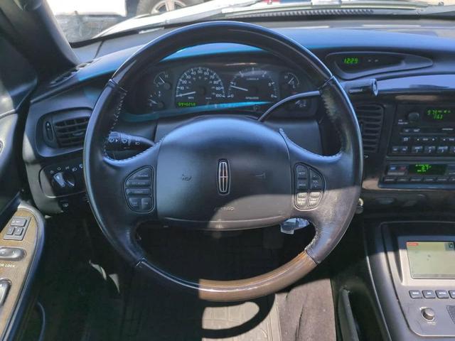 Photo of 2002 Black Lincoln Blackwood