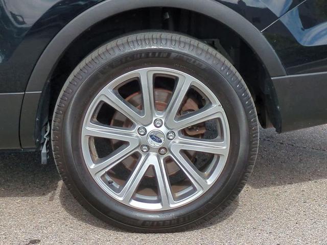 Photo of 2017 Shadow Black Ford Explorer