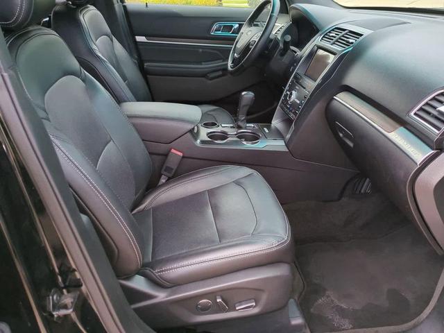 Photo of 2017 Shadow Black Ford Explorer
