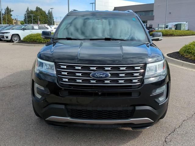 Photo of 2017 Shadow Black Ford Explorer