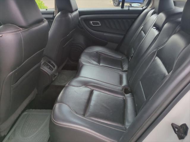 Photo of 2012 White Platinum Tri-Coat Metallic Ford Taurus