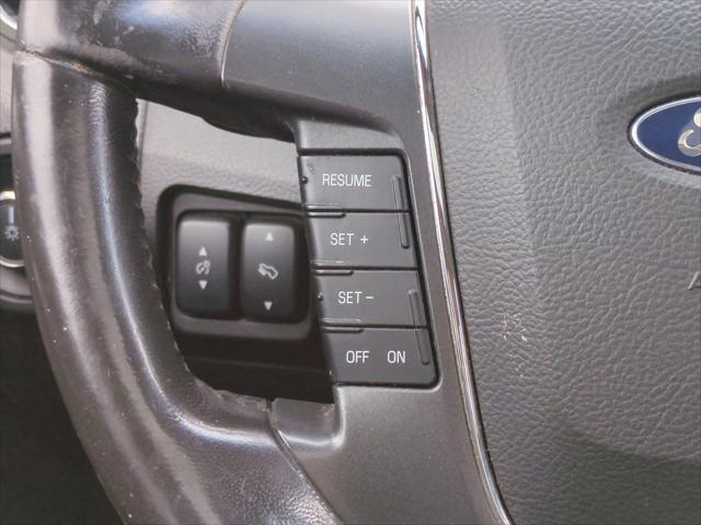 Photo of 2012 White Platinum Tri-Coat Metallic Ford Taurus