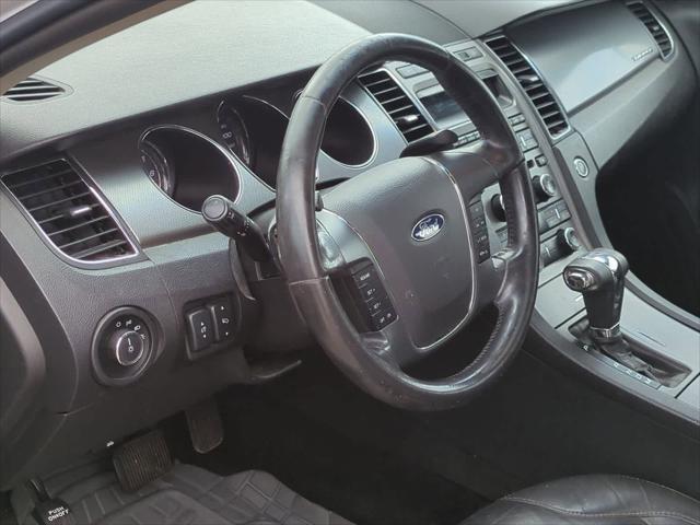 Photo of 2012 White Platinum Tri-Coat Metallic Ford Taurus