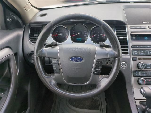 Photo of 2012 White Platinum Tri-Coat Metallic Ford Taurus