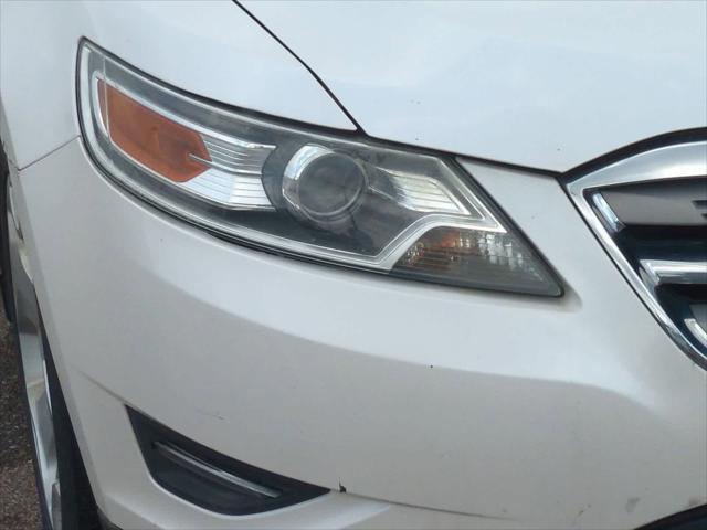Photo of 2012 White Platinum Tri-Coat Metallic Ford Taurus