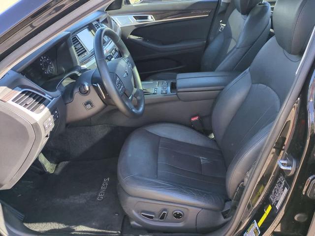 Photo of 2018 Victoria Black Genesis G80