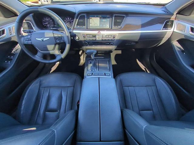 Photo of 2018 Victoria Black Genesis G80