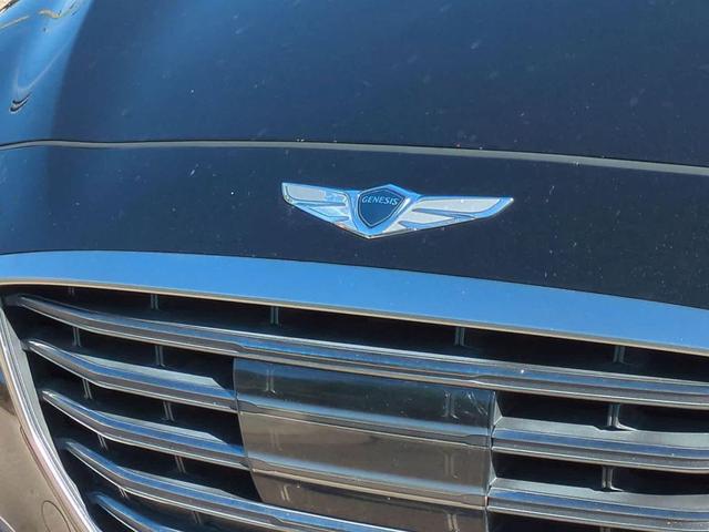 Photo of 2018 Victoria Black Genesis G80