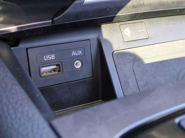 Photo of 2018 Victoria Black Genesis G80