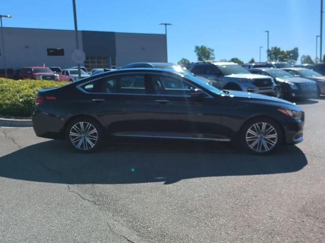Photo of 2018 Victoria Black Genesis G80