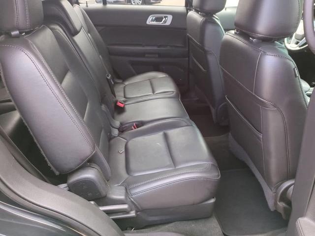 Photo of 2014 Tuxedo Black Metallic Ford Explorer