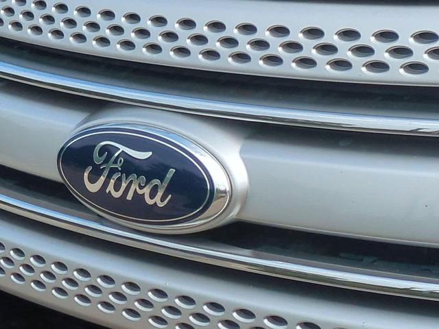 Photo of 2014 Tuxedo Black Metallic Ford Explorer