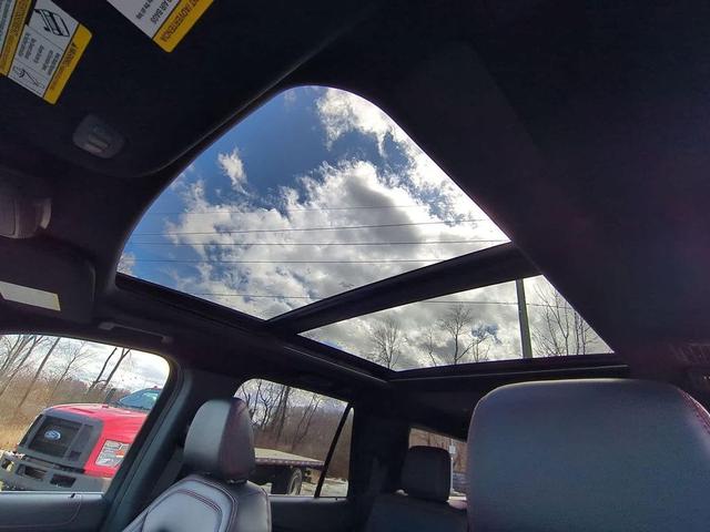 Photo of 2024 Oxford White Ford Expedition Max