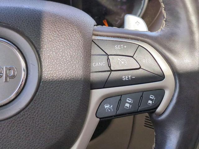 Photo of 2017 True Blue Pearlcoat Jeep Grand Cherokee