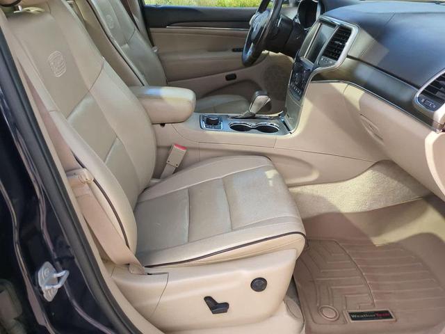Photo of 2017 True Blue Pearlcoat Jeep Grand Cherokee