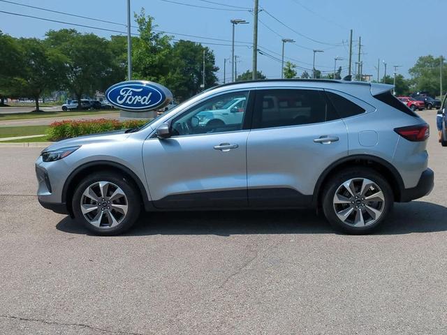 Photo of 2024 Iconic Silver Metallic Ford Escape